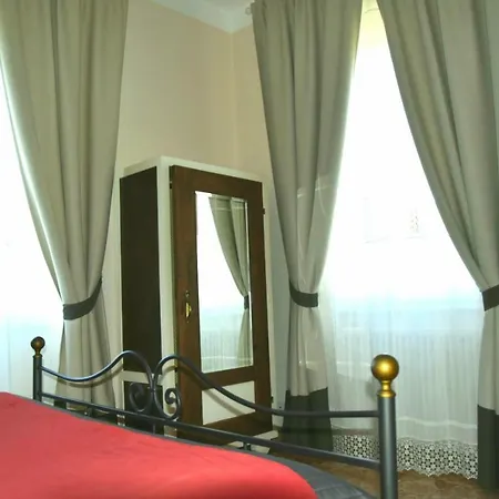 ホームステイ Casa Oliver ルッカ